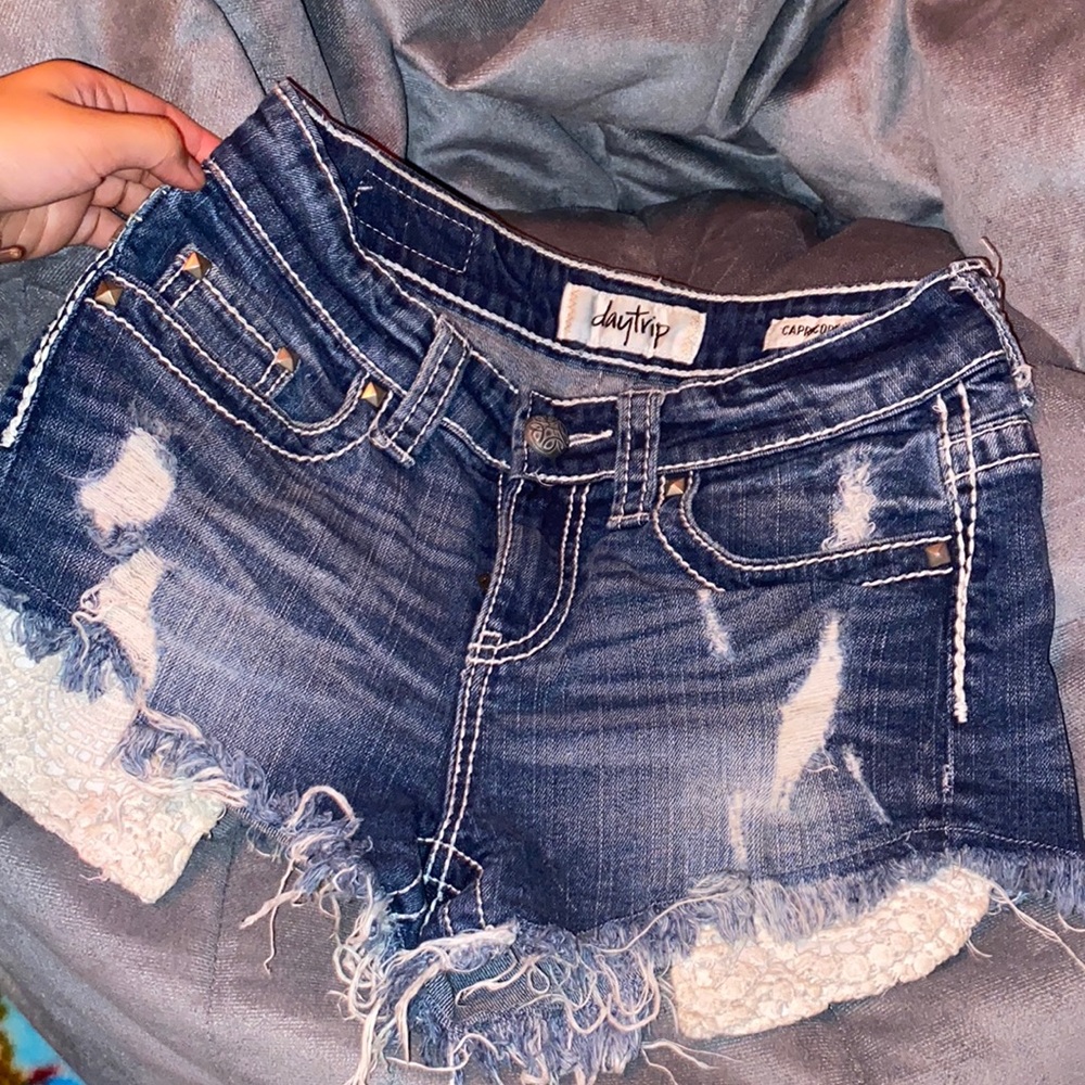 Day trip Capricorn shorts